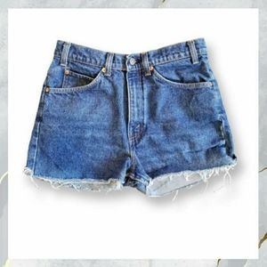 EUC! Levi's Vintage 517 Jeans Cutoff Shorts Waist Size 32 Medium Wash Blue Denim